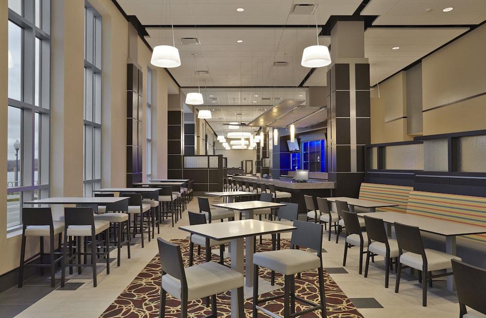 Hotel Doubletree By Hilton Lawrenceburg Extérieur photo